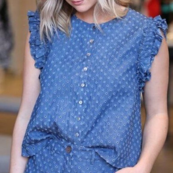 Stylestalker Jayce Eyelet Flutter Sleeves Chambray - Picture 4 of 5